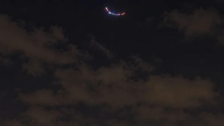 Ilustrace k článku: UFO nad Teheránem: barevná světla jsou vidět. Co ale video opravdu dokazuje?